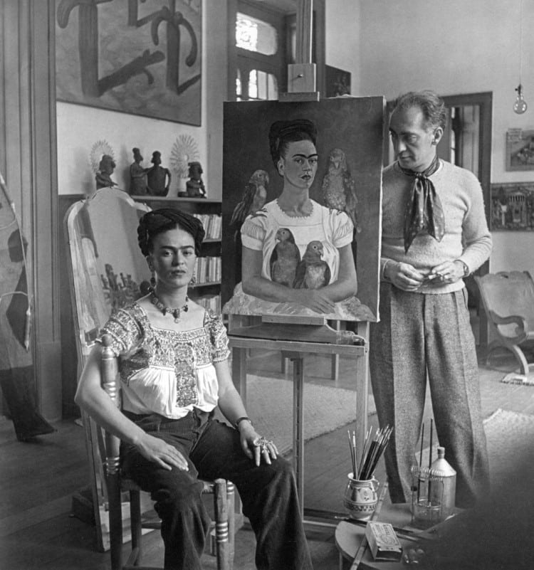 Frida Kahlp paints 
